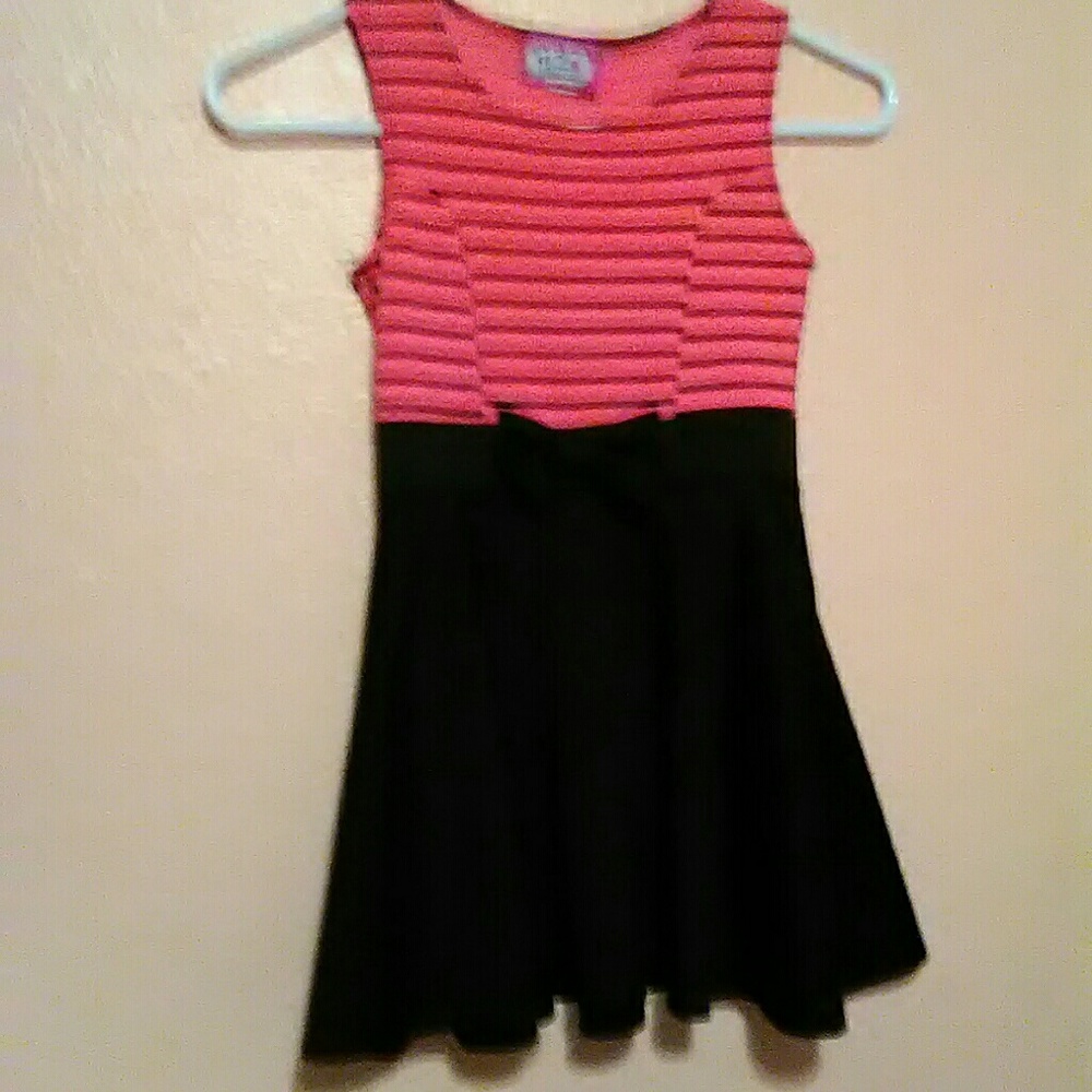 Girls pink and black size 6x sleeveless dress